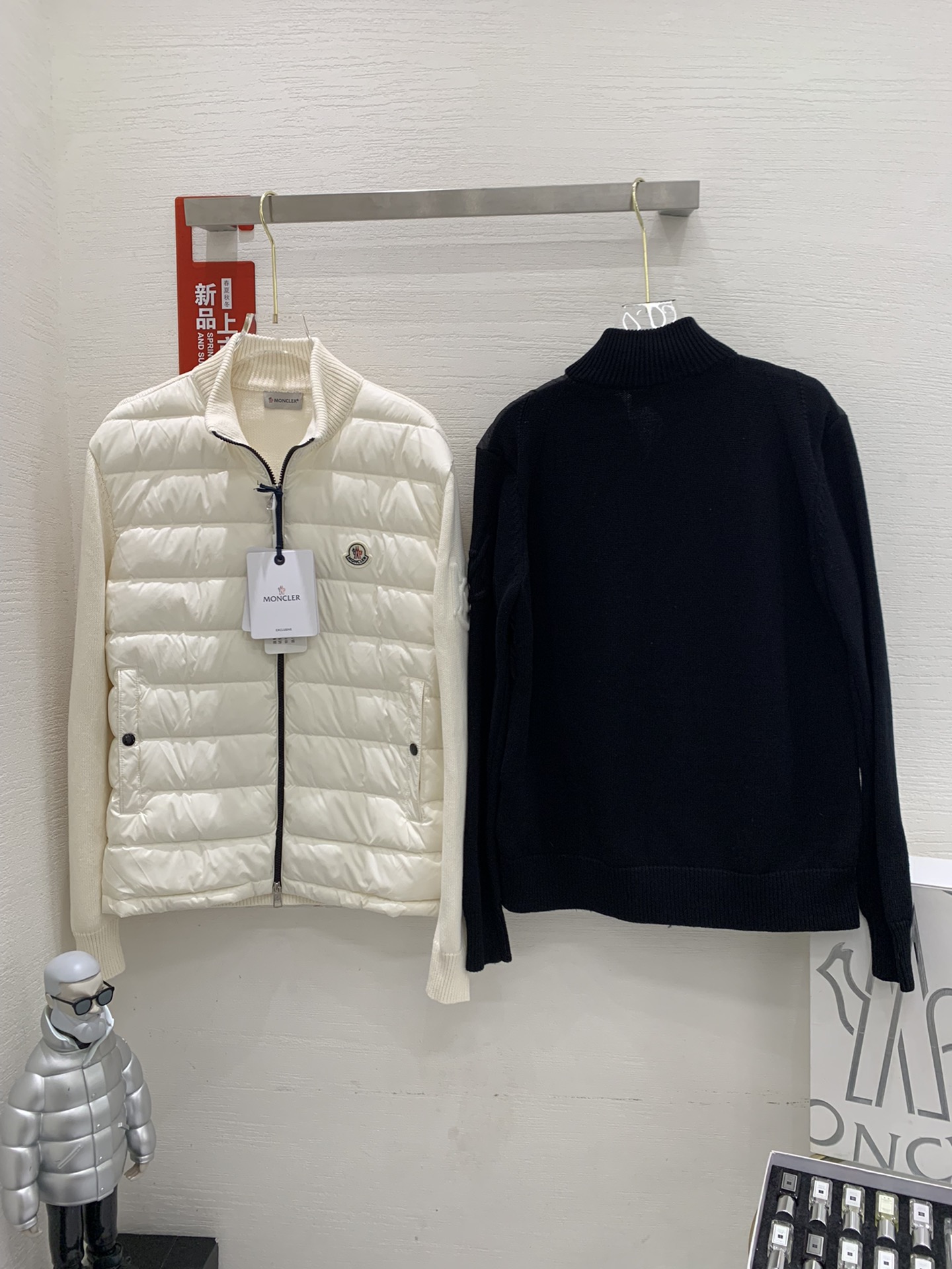 Moncler 盟可睐 纯色Logo贴标拼接绗缝羽绒服实物挂拍图0-1-2-3
