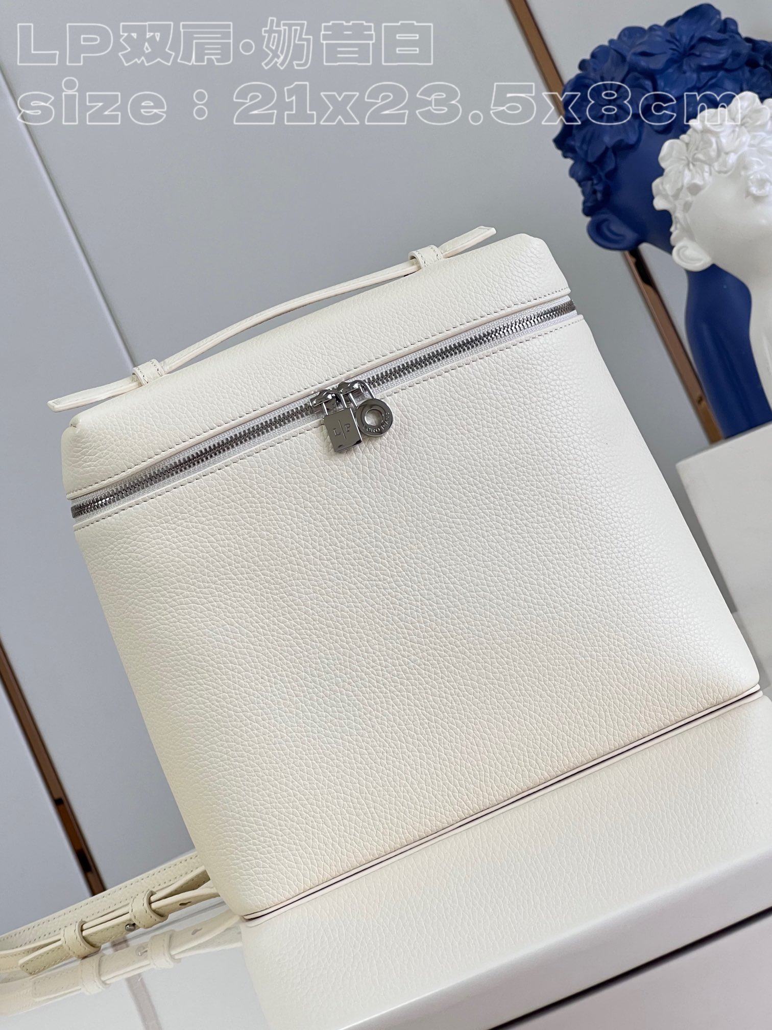 NO:400663,【Exclusive real photo of LP shoulders, milkshake white】Extra-grade all-steel hardware Loro piana Nouyoupian 'With full package and cedar balls' Aimajia's flat replacement bag, wide opening small bag is made of soft Italian calfskin, with removable shoulder straps, which can create a versatile mini bag, two-way zipper opening and closing, matched with My Charms jewelry, inner with pure sheepskin size 21×23.5×8cm Reward price Rejected bargaining, LV [original leather], hermes, louis vuitton, loro piana, loro piana, mini bags, cowhide, sheepskin19860909【独家实拍 LP双肩·奶昔白】特级全钢五金Loro piana诺悠翩《配全套包装加雪松球》爱马家的平替包包,宽开口小袋采用柔软的意大利小牛皮打造,随附可拆卸肩带,可打造出百搭迷你包袋,双向拉链开合,搭配My Charms饰品,内里搭配纯羊皮尺寸21×23.5×8cm 回馈价拒绝议价,LV【原厂皮】,hermes,louis vuitton,loro piana,loro piana,mini bags,cowhide,sheepskin,Bag