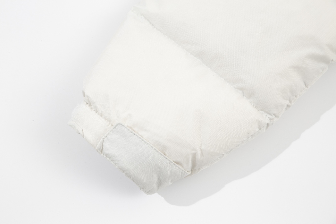 THE NORTH FACE 1996 NUPTSE ダウン 防水 700FP 白ダックダウン 本物品質