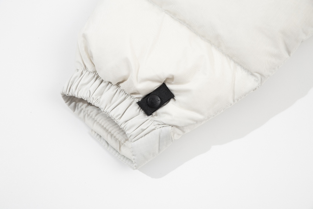 THE NORTH FACE 1996 NUPTSE ダウン 防水 700FP 白ダックダウン 本物品質