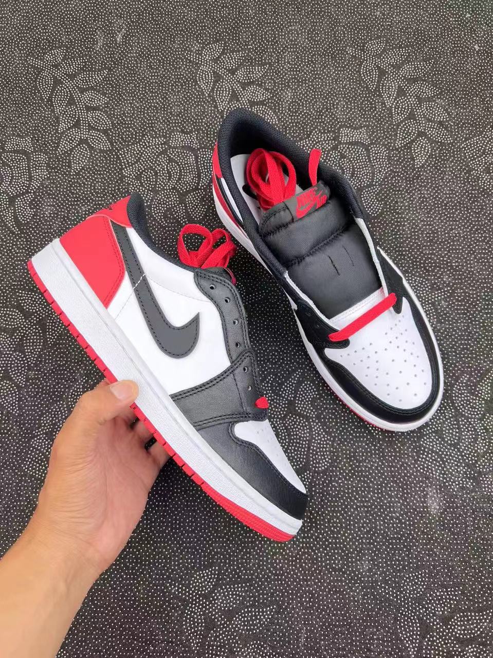 ? Air Jordan 1 Low OG款 'Black Toe