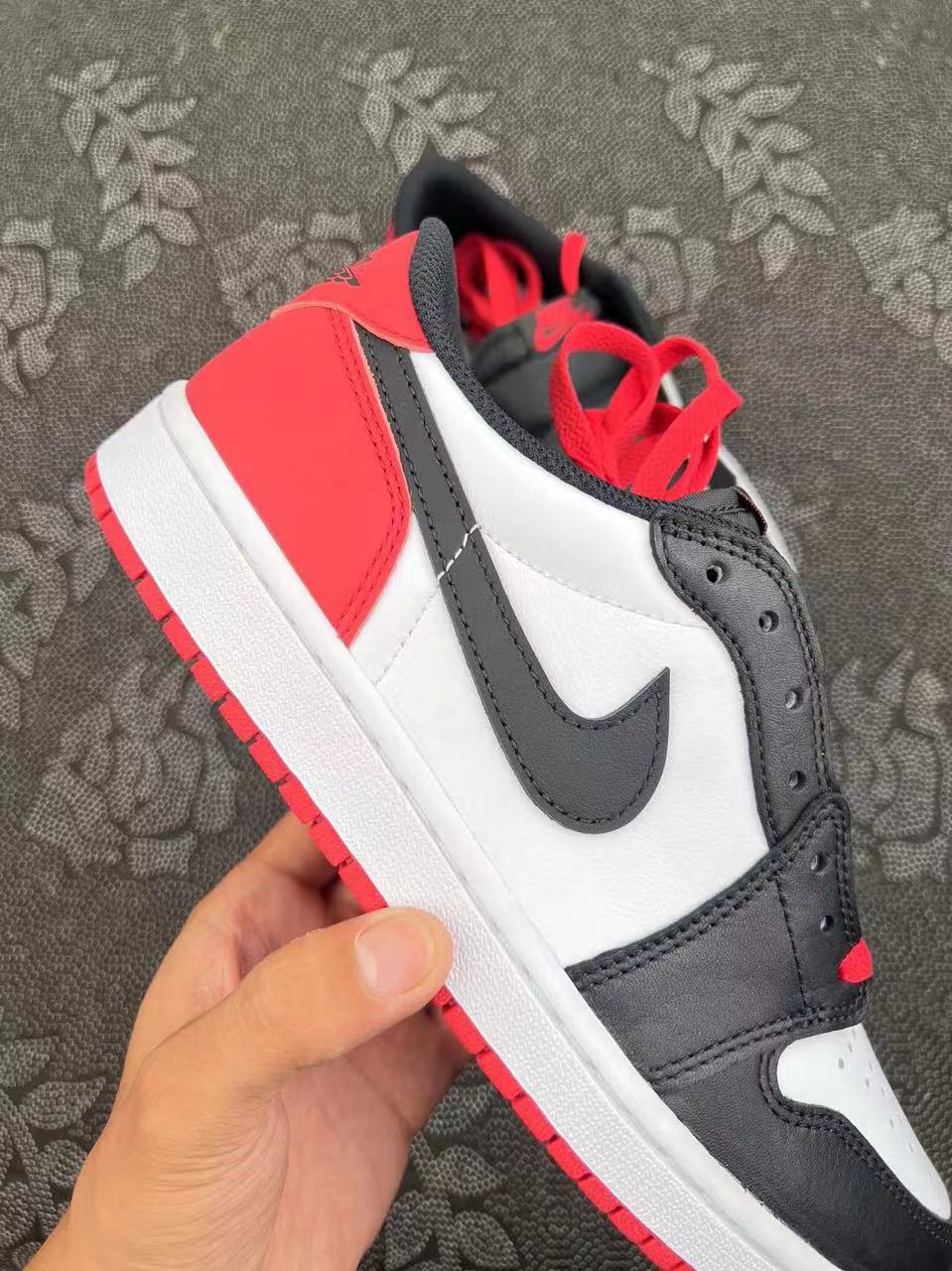 ? Air Jordan 1 Low OG款 'Black Toe