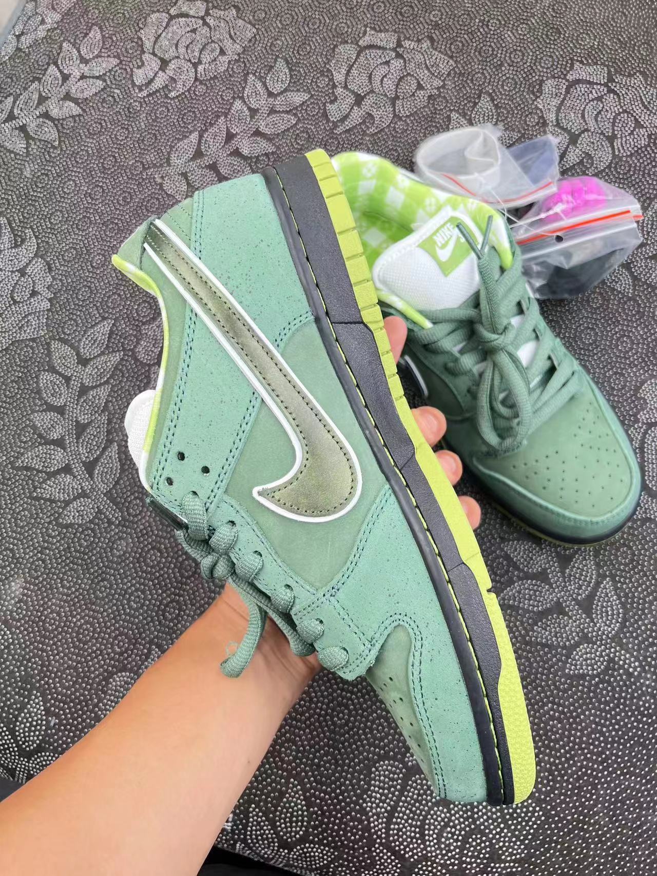 ? CONCEPTS x Nike Dunk SB Low Green Lobster 绿龙虾配色?