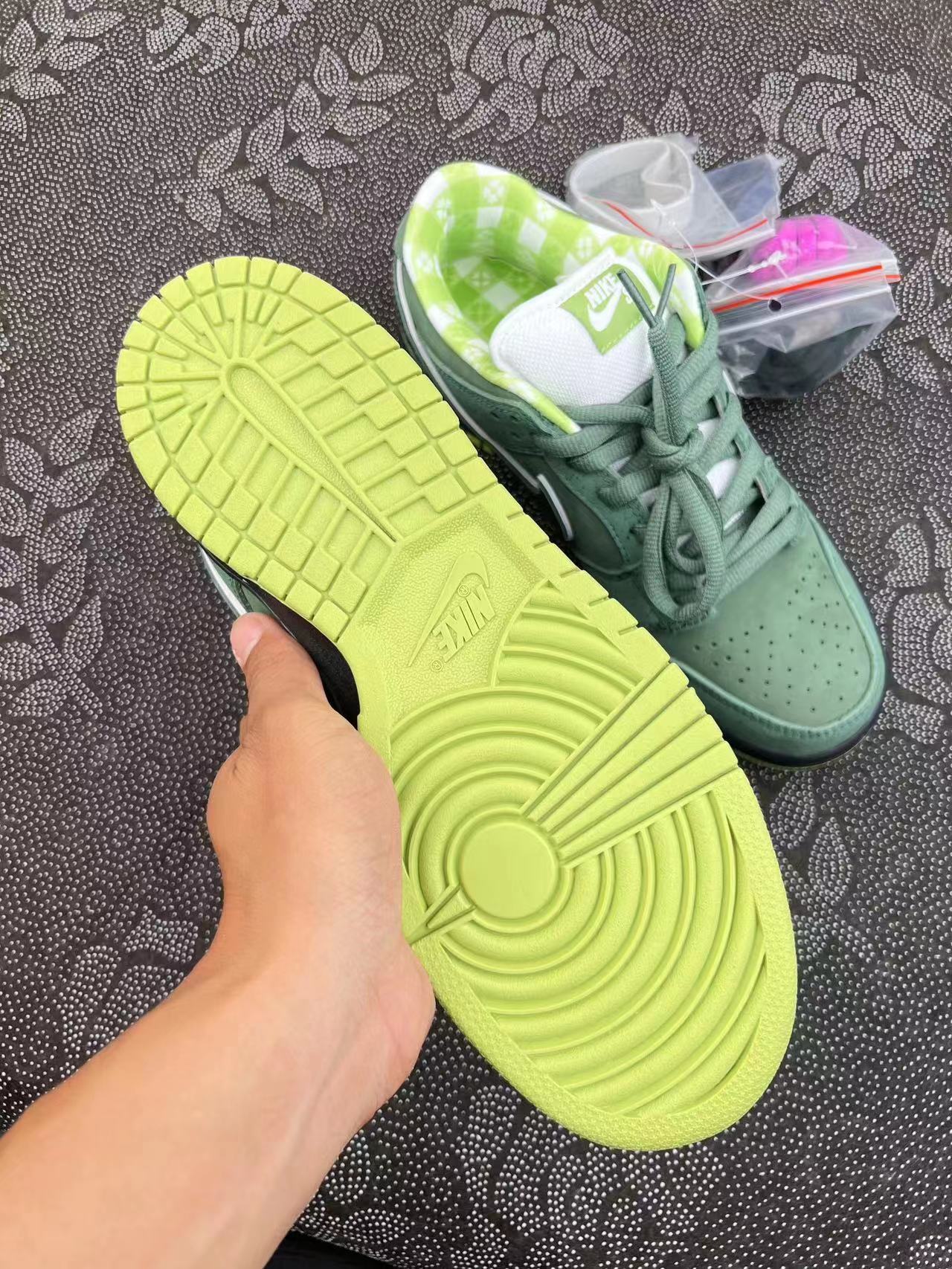 ? CONCEPTS x Nike Dunk SB Low Green Lobster 绿龙虾配色?