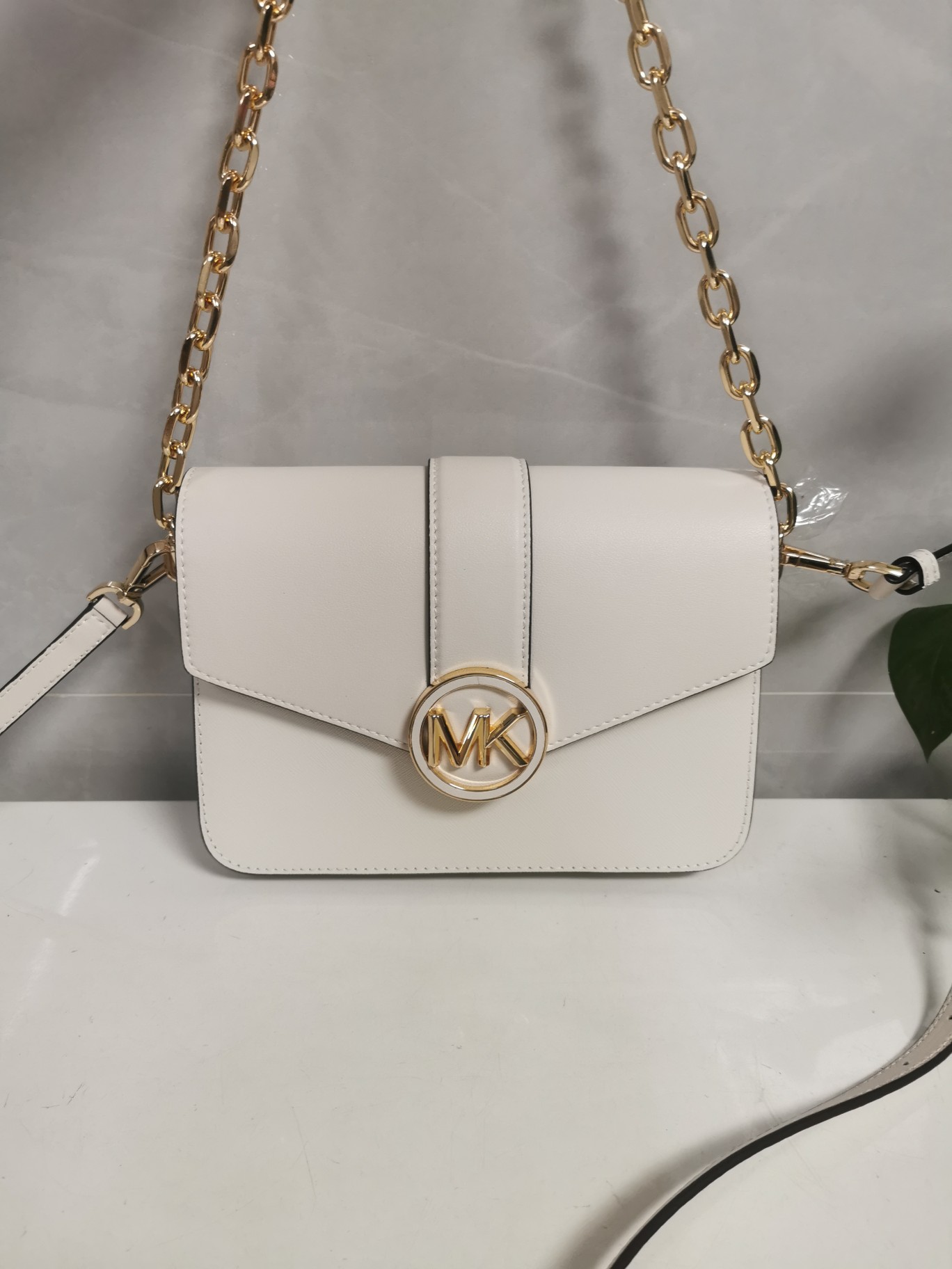 Michael Kors MK独家新款Carmen中号信封包链条翻盖牛皮单肩斜挎包， 大字母五金，五金链条手提和长肩带斜挎包，双肩带可拆卸
