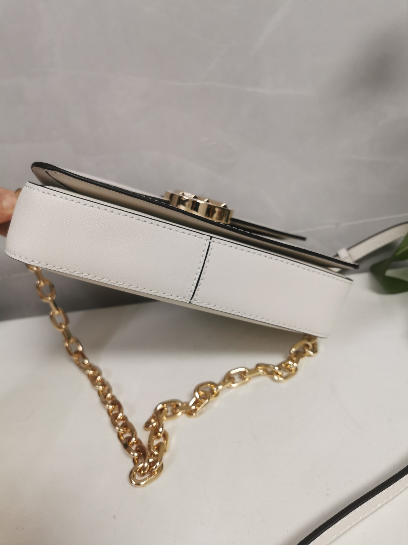 Michael Kors MK独家新款Carmen中号信封包链条翻盖牛皮单肩斜挎包， 大字母五金，五金链条手提和长肩带斜挎包，双肩带可拆卸