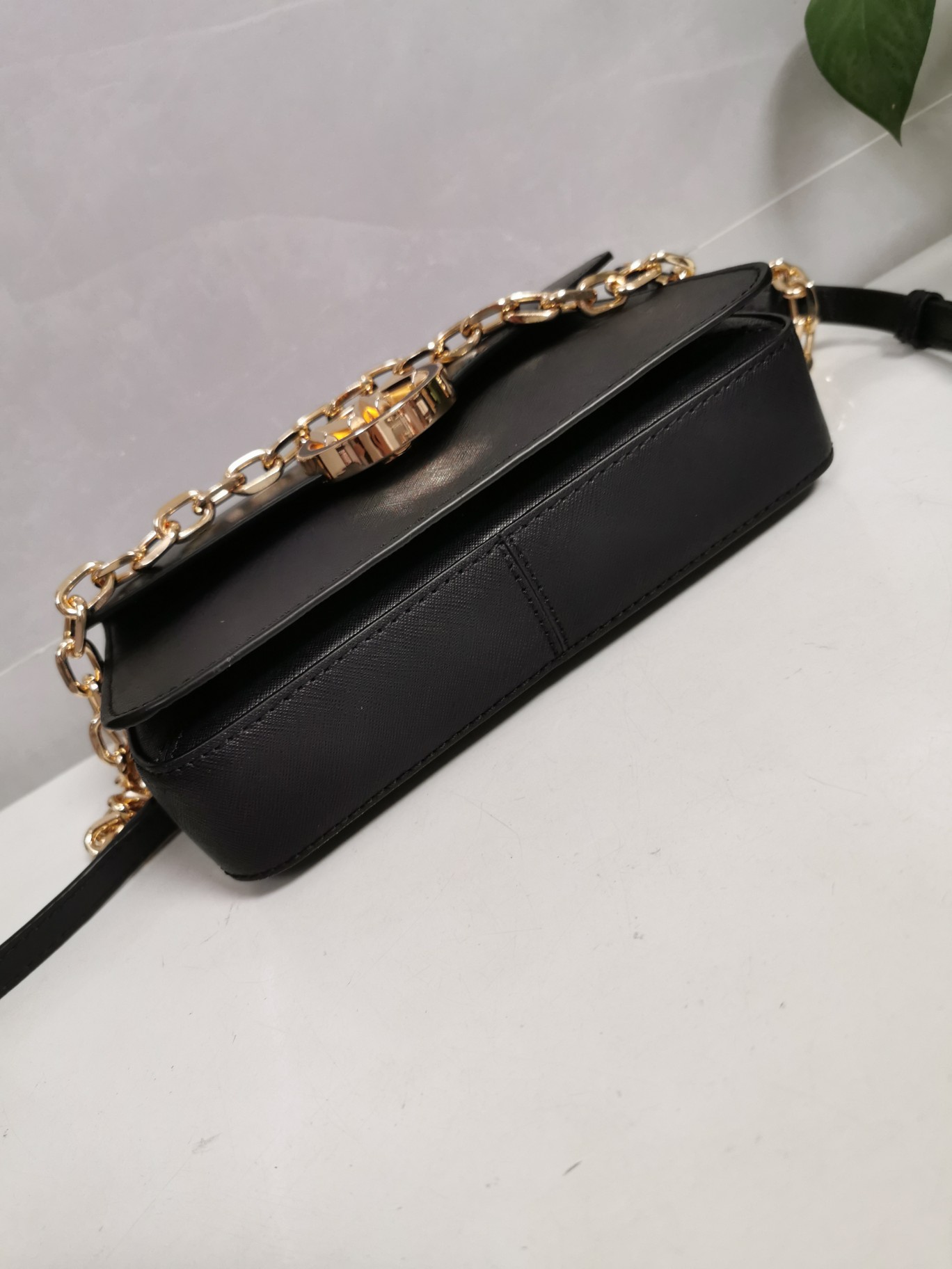 Michael Kors MK独家新款Carmen中号信封包链条翻盖牛皮单肩斜挎包， 大字母五金，五金链条手提和长肩带斜挎包，双肩带可拆卸