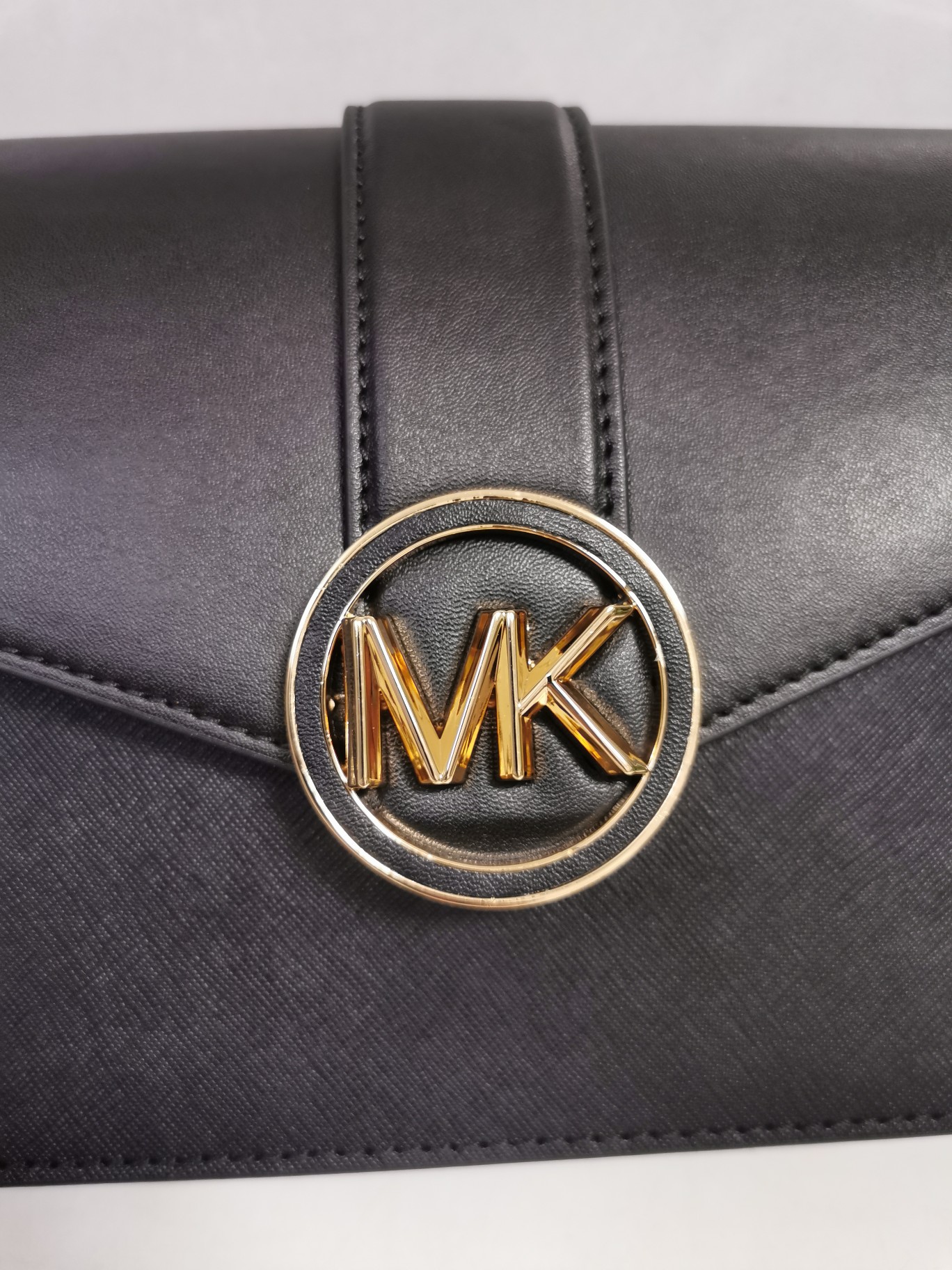 Michael Kors MK独家新款Carmen中号信封包链条翻盖牛皮单肩斜挎包， 大字母五金，五金链条手提和长肩带斜挎包，双肩带可拆卸
