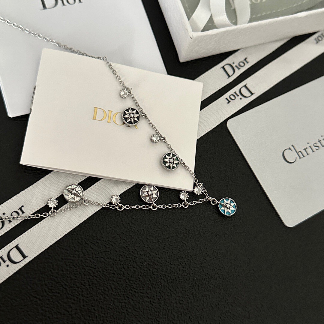 Dior Gemstone Necklace: New Emerald & Sapphire Pieces 9 a1690794388802 2322