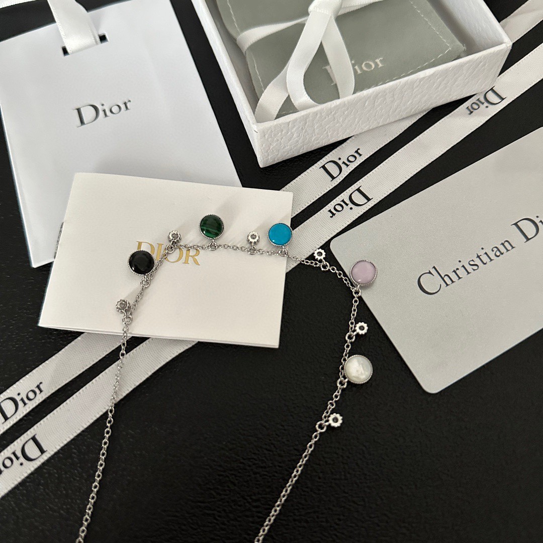 Dior Gemstone Necklace: New Emerald & Sapphire Pieces 10 a1690794388803 1565