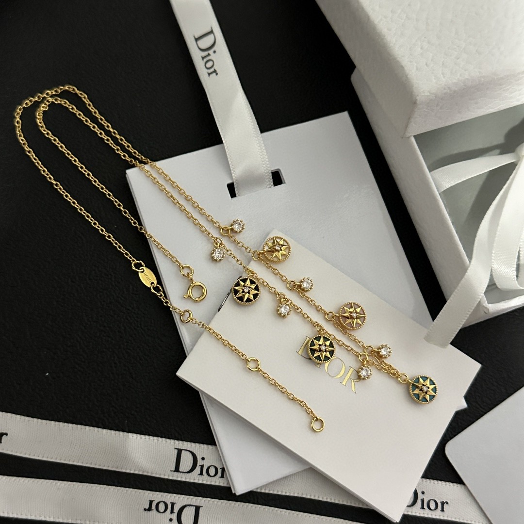 Dior Gemstone Necklace: New Emerald & Sapphire Pieces 12 a1690794388805 3100