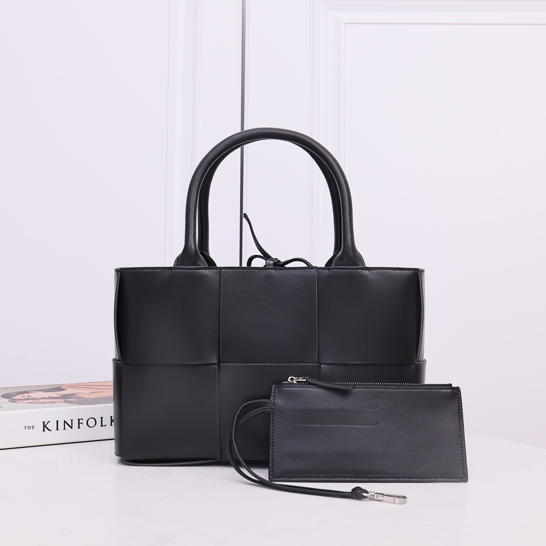 Bottega Veneta Intrecciato Tote Bag Small Black