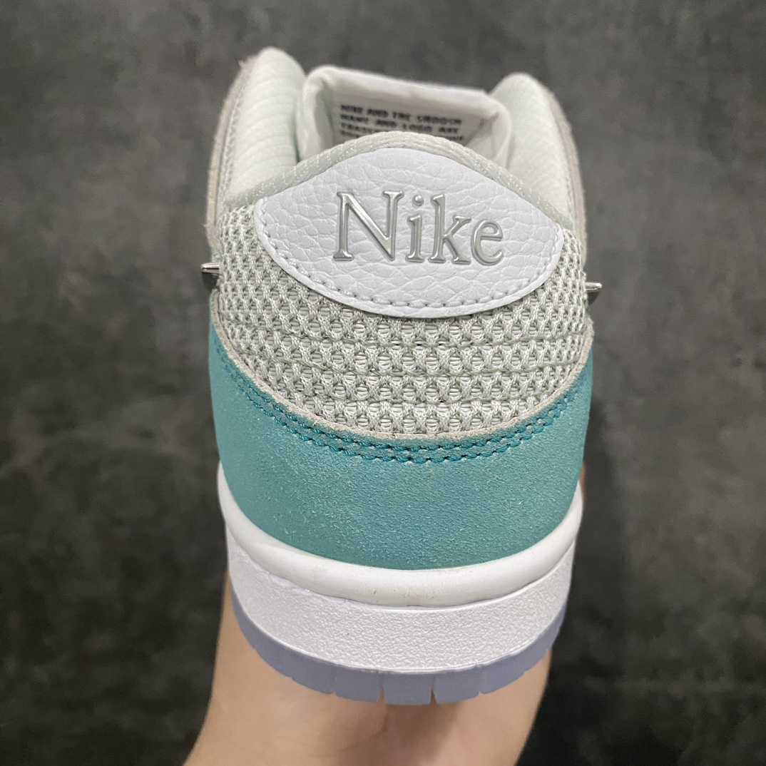 xc platform version April Skateboards x NK SB Dunk Low Little Tiffany Green FD2562-400