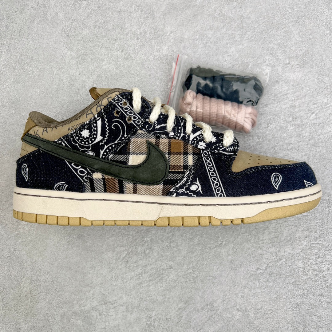 零售💰460 ＃PK纯原 Travis Scott x NK SB Dunk Low TS联名腰果花 CT5053-001 原厂原楦原纸版开发 原盒原标 市场天花板 采用进口丝光磨砂皮＋具有质感牛仔布拼接设计 在紫光下鞋身部位呈现紫光线条 完全与原版一模一样 右脚外侧腰果花图是缺口的同步官方 鞋头弧度高度、后跟小山峰弧度都比对原鞋 鞋垫嵌入Zoom气垫装置 腰果花的鞋款撕开里面还有一层特殊的鞋面 而鞋舌上的\”Cactus Jack\”也是证明了出自Travis  Scott之手 SIZE：36 36.5 37.5 38 38.5 39 40 40.5 41 42 42.5 43 44 44.5 45 46 47.5 编码：by4936060-运动鞋