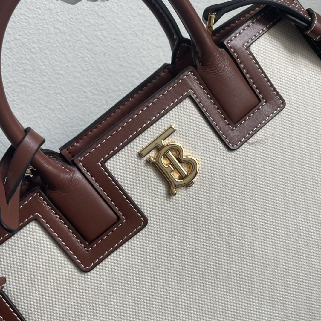 [Burberry Women