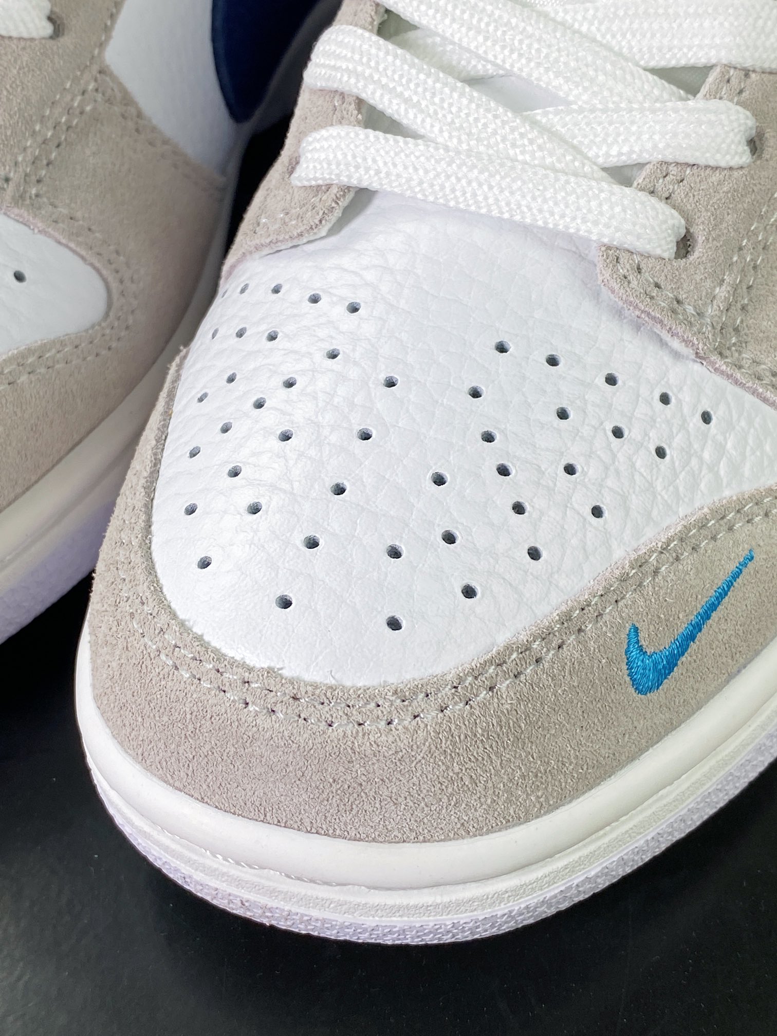 SB Dunk Low GS”Mini Swoosh/White/Grey” Dunk Series Low-top Sneakers ”Leather Light Gray Blue” FJ4227-001