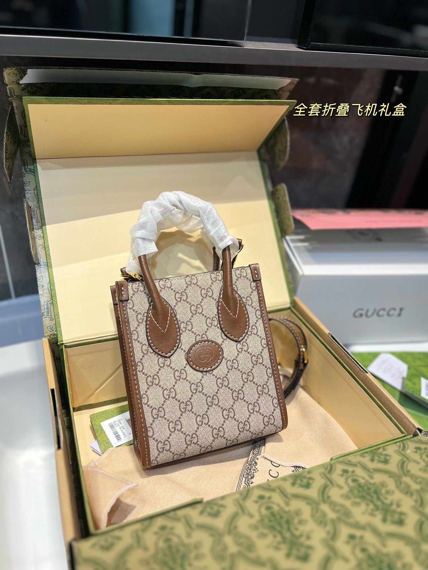 Najlepsze marki lubią
 Gucci Torby typu crossbody i na ramię Wysokiej jakości replika AAA
 Niebieski Marynarka niebieska Płótno 1955