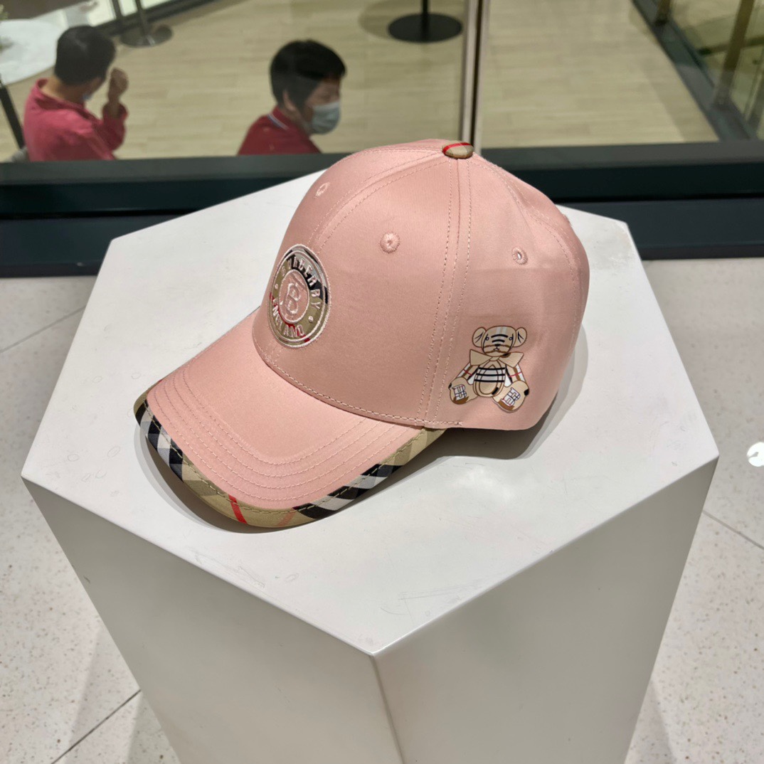  Burberry（巴宝莉）原单棒球帽  专柜热卖款纯棉内里，轻盈透气。完美版型，对格精准无误，原厂品质