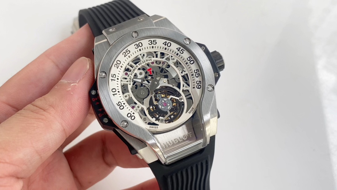 HUBLOT宇舶表恒宝MP-13耀目呈世全新双轴陀飞轮与双逆跳显示复杂功能腕表全新创新设计富有的锋芒与魅