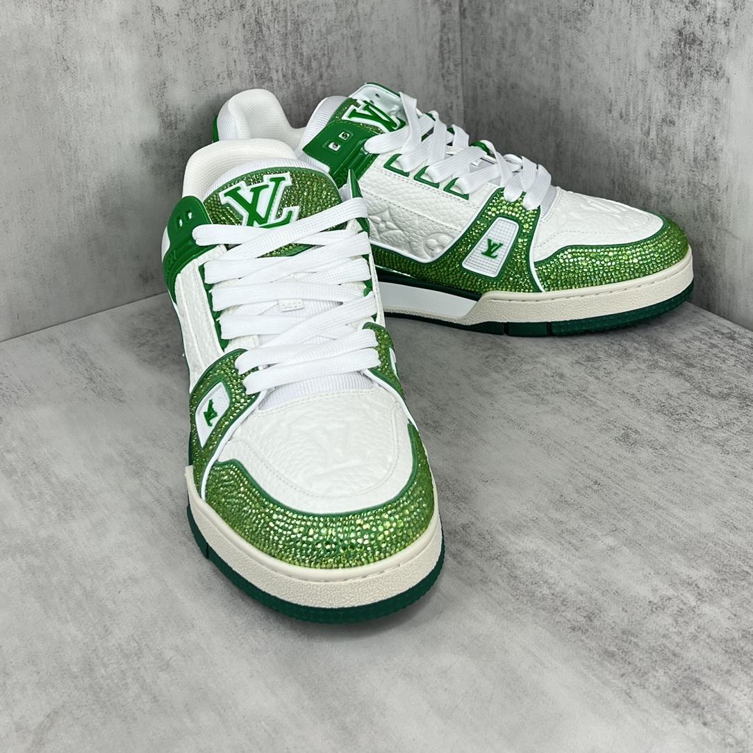 Louis Vuitton 新款上架 2023 Louis*Vuitto* LV trainer 满钻系列 走秀款TRAINER 大底和面料私模 绝对下血本费心思的一款鞋子 自Vifgil到来之后而设计的这一系列 每一季度都深受众多粉丝的青睐 TPU 大底 包装