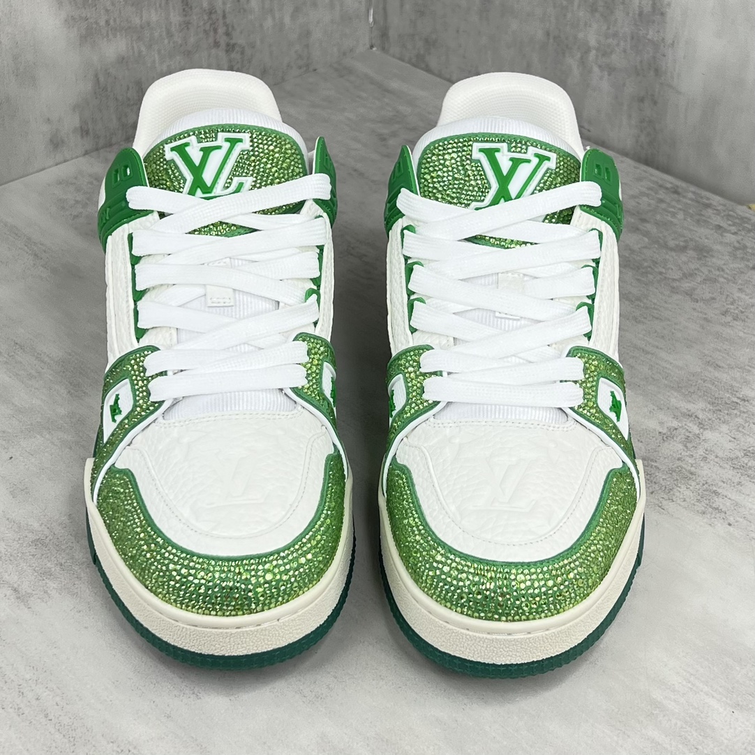 Louis Vuitton 新款上架 2023 Louis*Vuitto* LV trainer 满钻系列 走秀款TRAINER 大底和面料私模 绝对下血本费心思的一款鞋子 自Vifgil到来之后而设计的这一系列 每一季度都深受众多粉丝的青睐 TPU 大底 包装