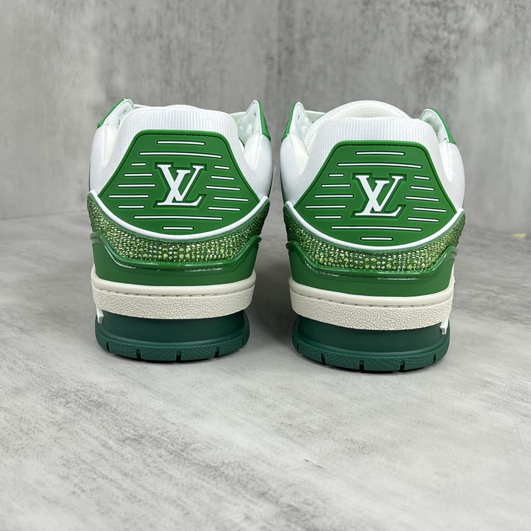 Louis Vuitton 新款上架 2023 Louis*Vuitto* LV trainer 满钻系列 走秀款TRAINER 大底和面料私模 绝对下血本费心思的一款鞋子 自Vifgil到来之后而设计的这一系列 每一季度都深受众多粉丝的青睐 TPU 大底 包装