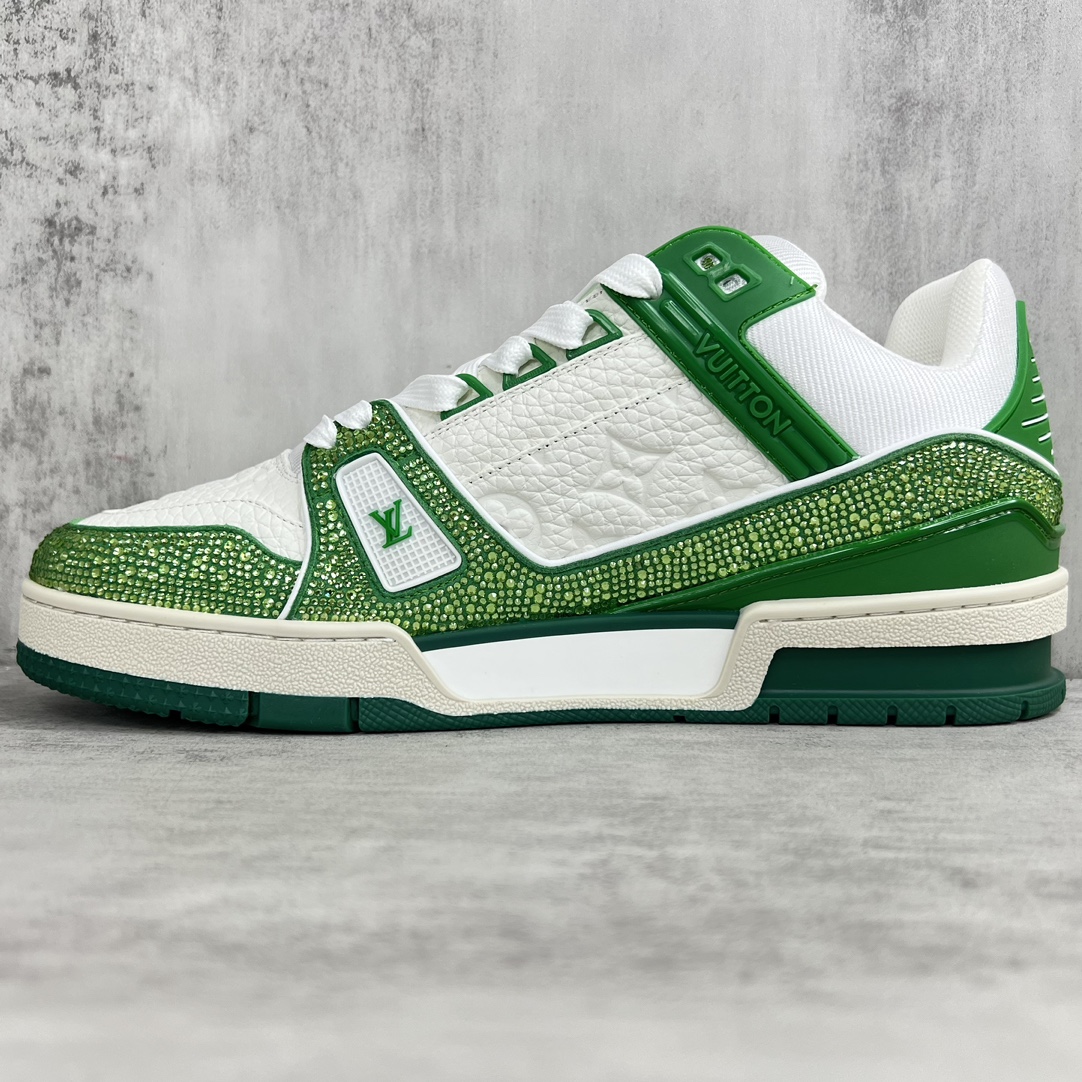 Louis Vuitton 新款上架 2023 Louis*Vuitto* LV trainer 满钻系列 走秀款TRAINER 大底和面料私模 绝对下血本费心思的一款鞋子 自Vifgil到来之后而设计的这一系列 每一季度都深受众多粉丝的青睐 TPU 大底 包装