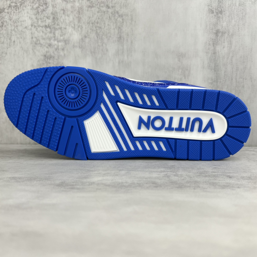 Louis Vuitton 新款上架 2023 Louis*Vuitto* LV trainer 满钻系列 走秀款TRAINER 大底和面料私模 绝对下血本费心思的一款鞋子 自Vifgil到来之后而设计的这一系列 每一季度都深受众多粉丝的青睐 TPU 大底 包装