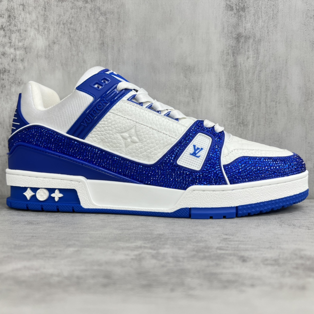 Louis Vuitton 新款上架 2023 Louis*Vuitto* LV trainer 满钻系列 走秀款TRAINER 大底和面料私模 绝对下血本费心思的一款鞋子 自Vifgil到来之后而设计的这一系列 每一季度都深受众多粉丝的青睐 TPU 大底 包装