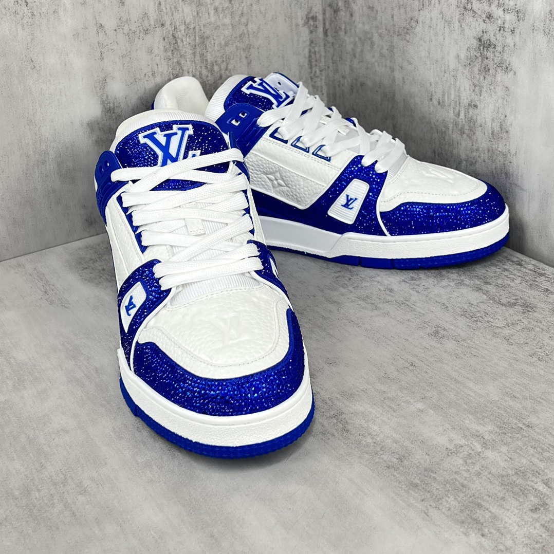 Louis Vuitton 新款上架 2023 Louis*Vuitto* LV trainer 满钻系列 走秀款TRAINER 大底和面料私模 绝对下血本费心思的一款鞋子 自Vifgil到来之后而设计的这一系列 每一季度都深受众多粉丝的青睐 TPU 大底 包装