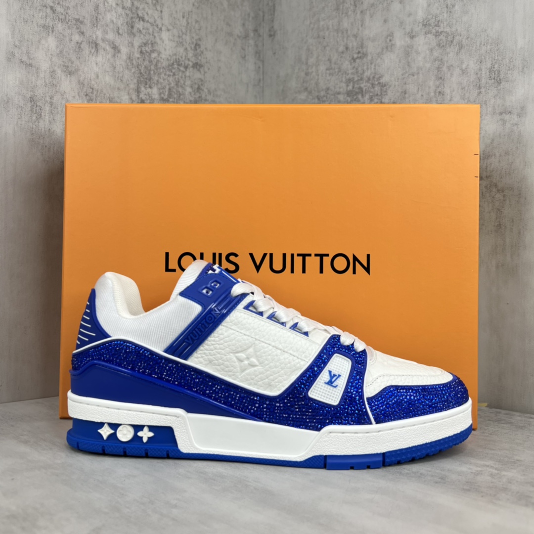 Louis Vuitton 新款上架 2023 Louis*Vuitto* LV trainer 满钻系列 走秀款TRAINER 大底和面料私模 绝对下血本费心思的一款鞋子 自Vifgil到来之后而设计的这一系列 每一季度都深受众多粉丝的青睐 TPU 大底 包装