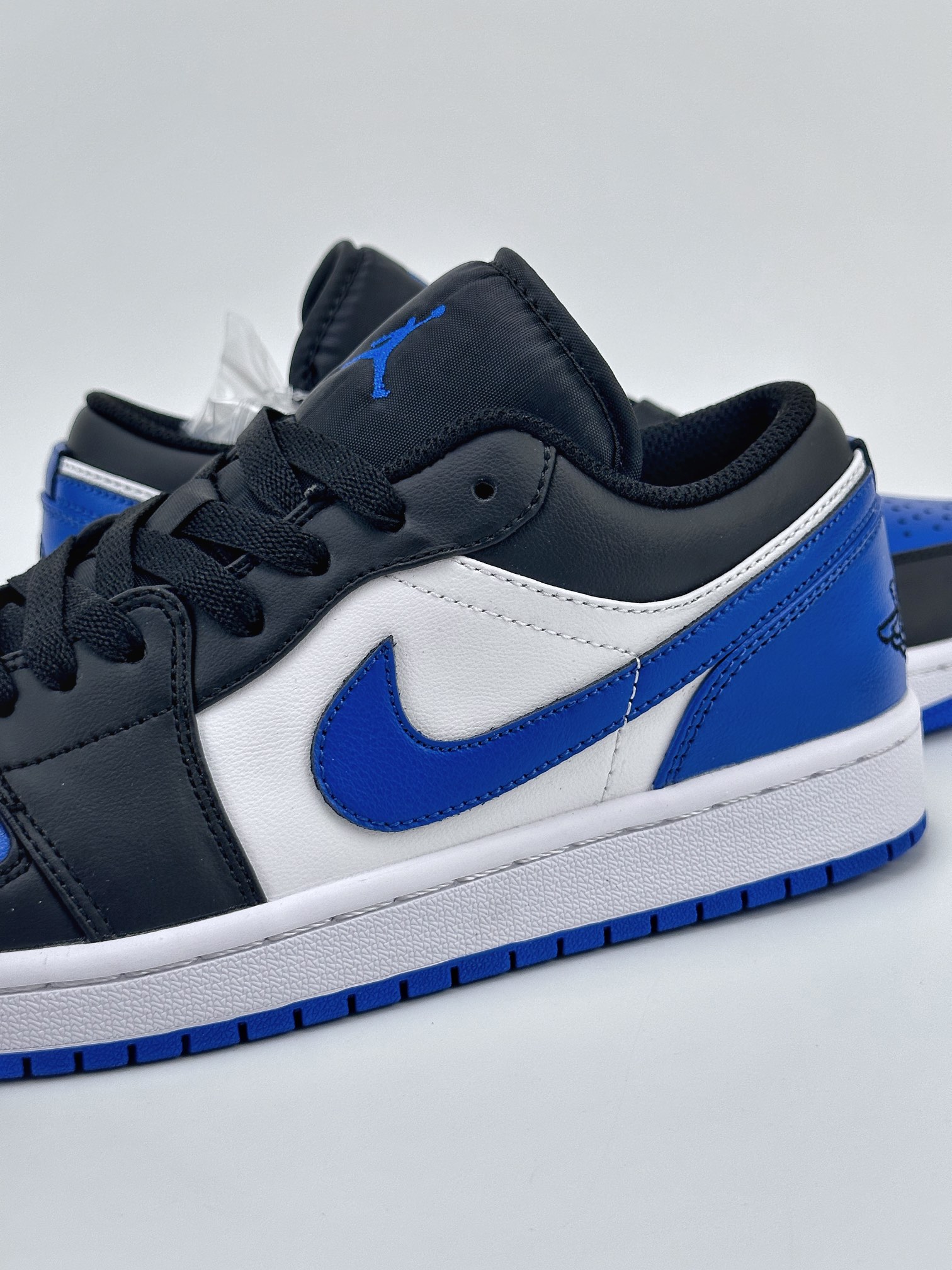 Air Jordan 1 Low ”Royal Toe” black, blue and white 553558-140