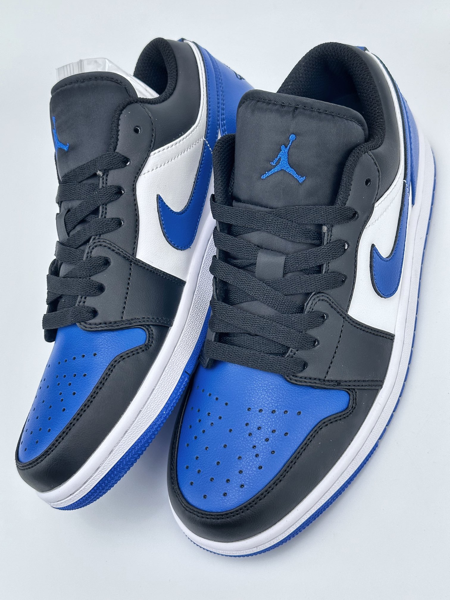 Air Jordan 1 Low ”Royal Toe” black, blue and white 553558-140