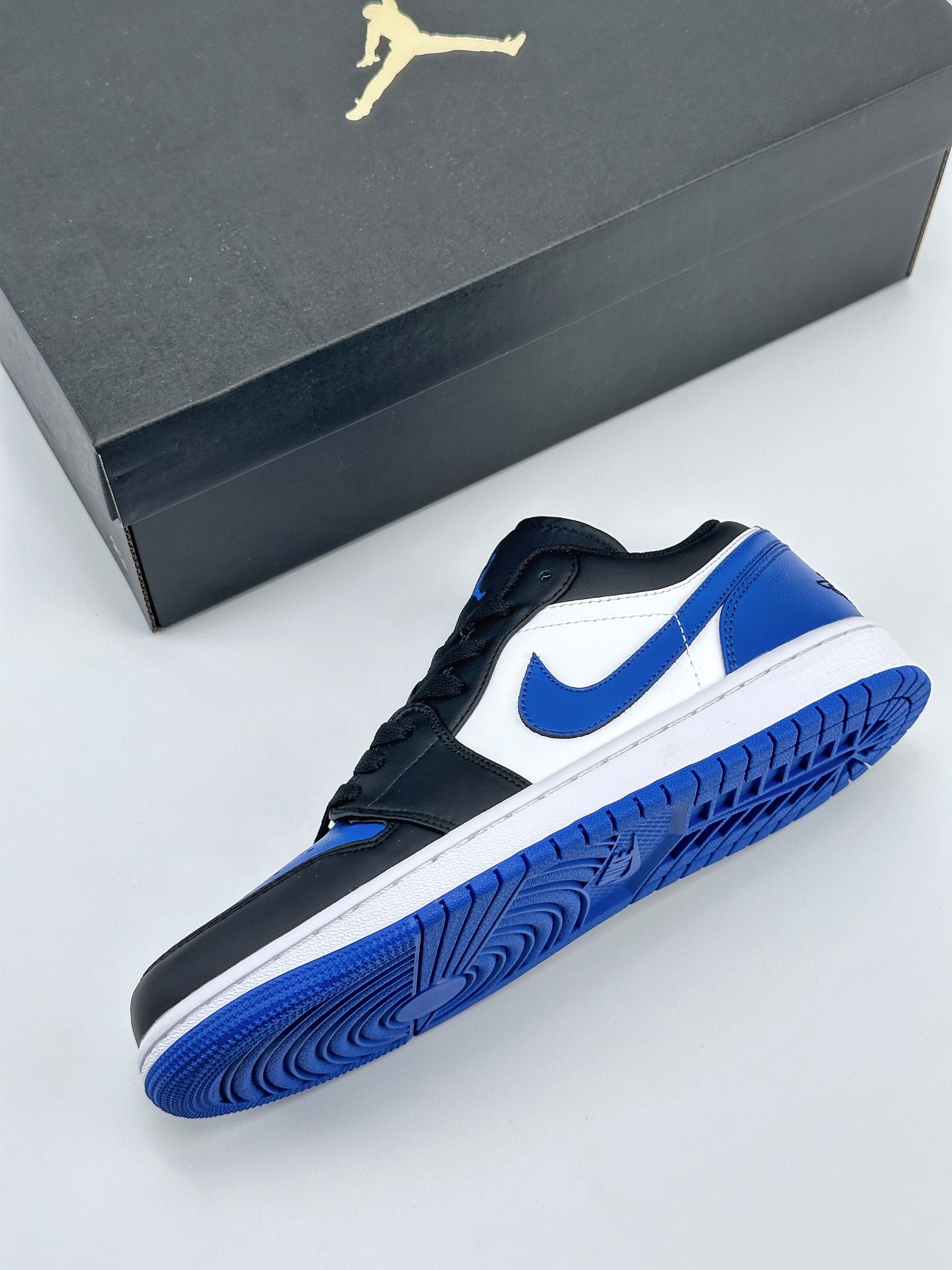 Air Jordan 1 Low ”Royal Toe” black, blue and white 553558-140