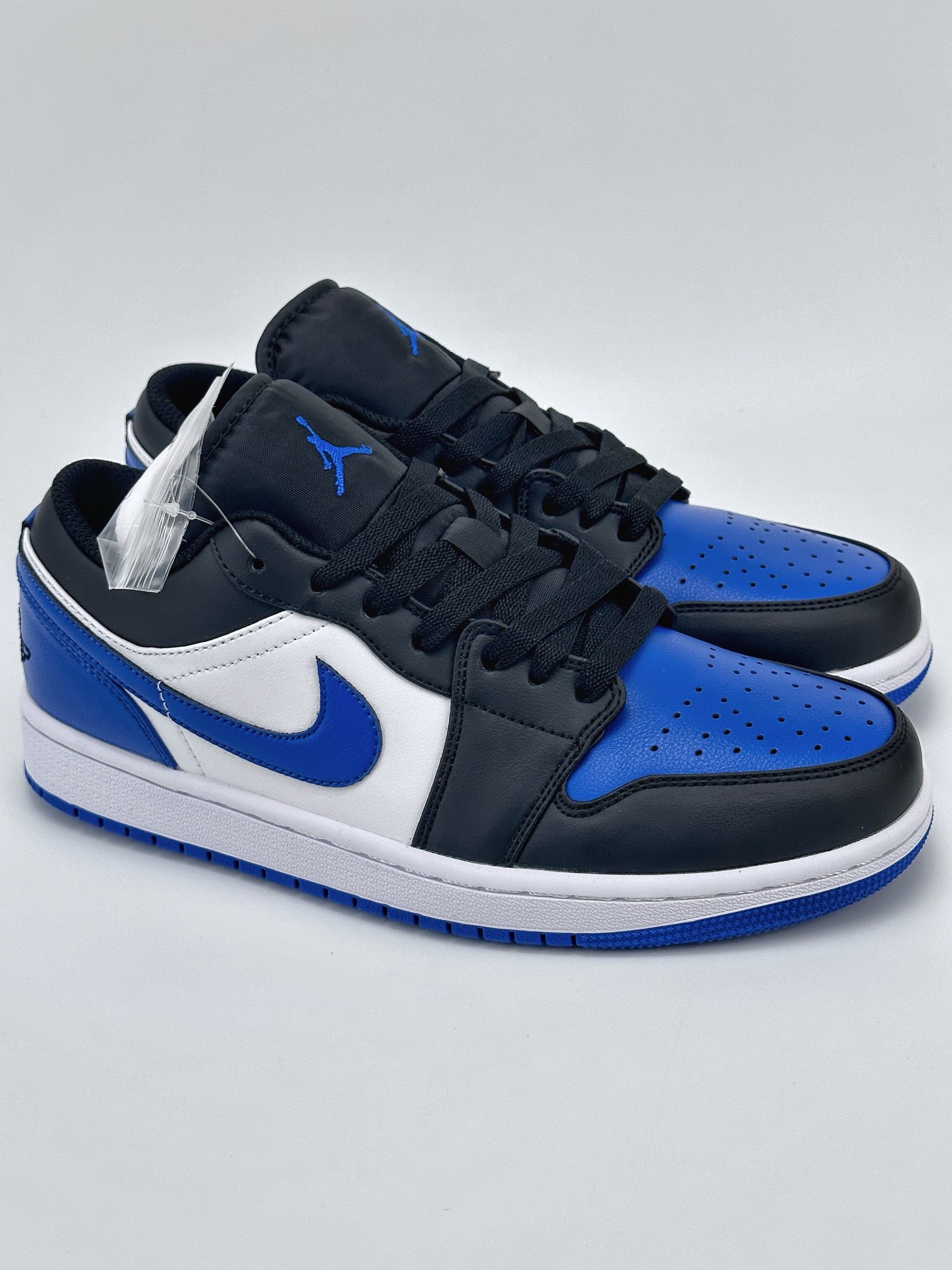 Air Jordan 1 Low ”Royal Toe” black, blue and white 553558-140