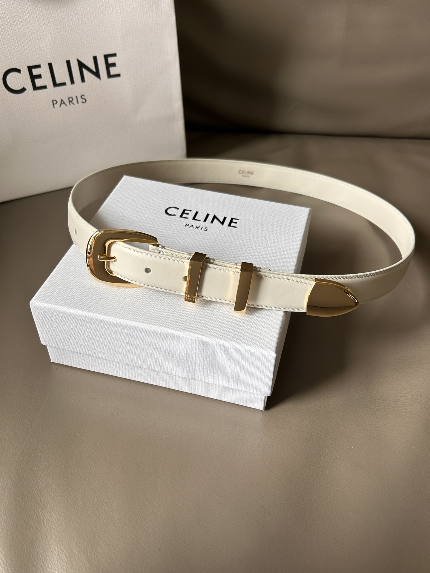 Celine Women’s Double-Sided Calf Skin Belt with Metal Rings and Tip - 图片 8