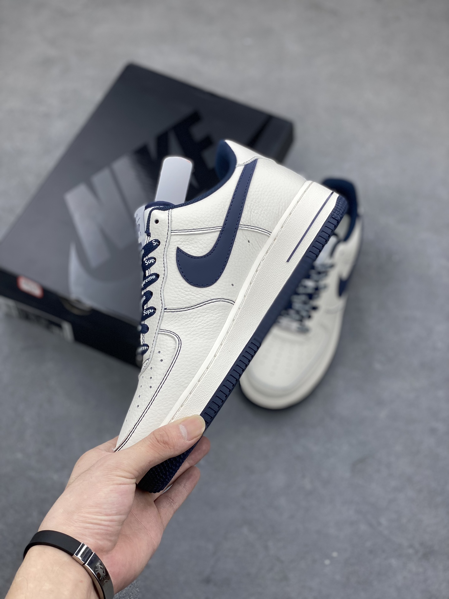 Nike Air Force 1 '07 Low 'Supreme' Deep Blue Limited Edition Sneakers 4 i1690825424 3160 2
