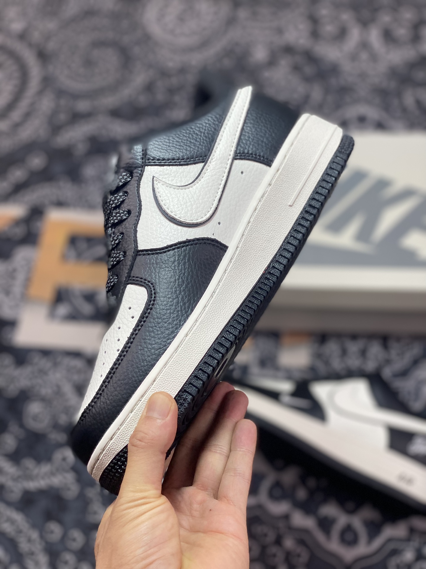 240  Nike Air Force 1’07 Low”Black/Beige White“空军一号板鞋“皮革黑米白叠钩刺绣”AE1686-003