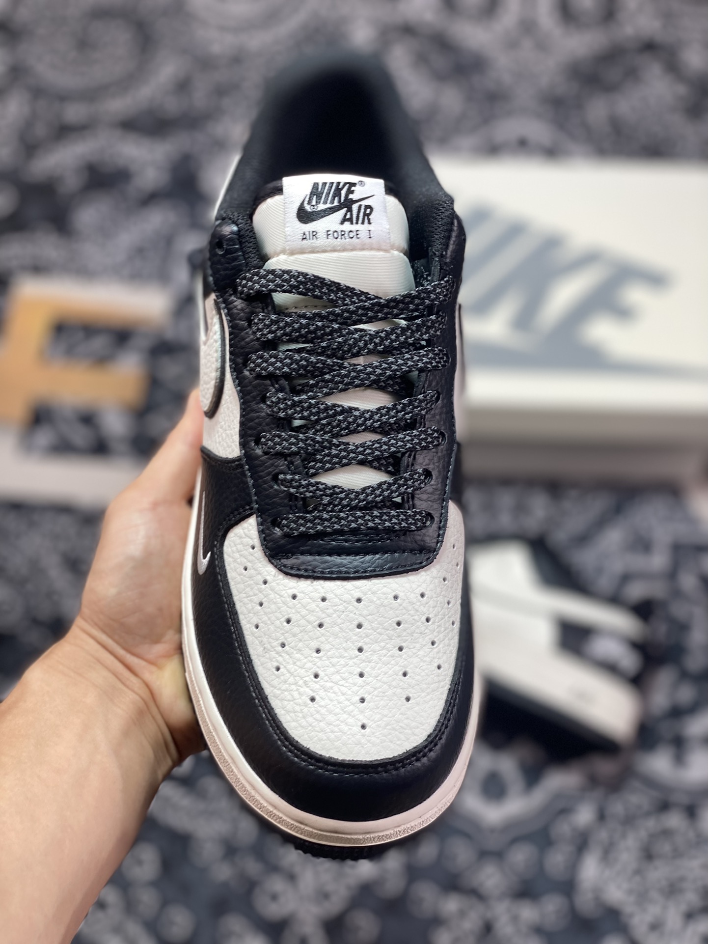 240  Nike Air Force 1’07 Low”Black/Beige White“空军一号板鞋“皮革黑米白叠钩刺绣”AE1686-003