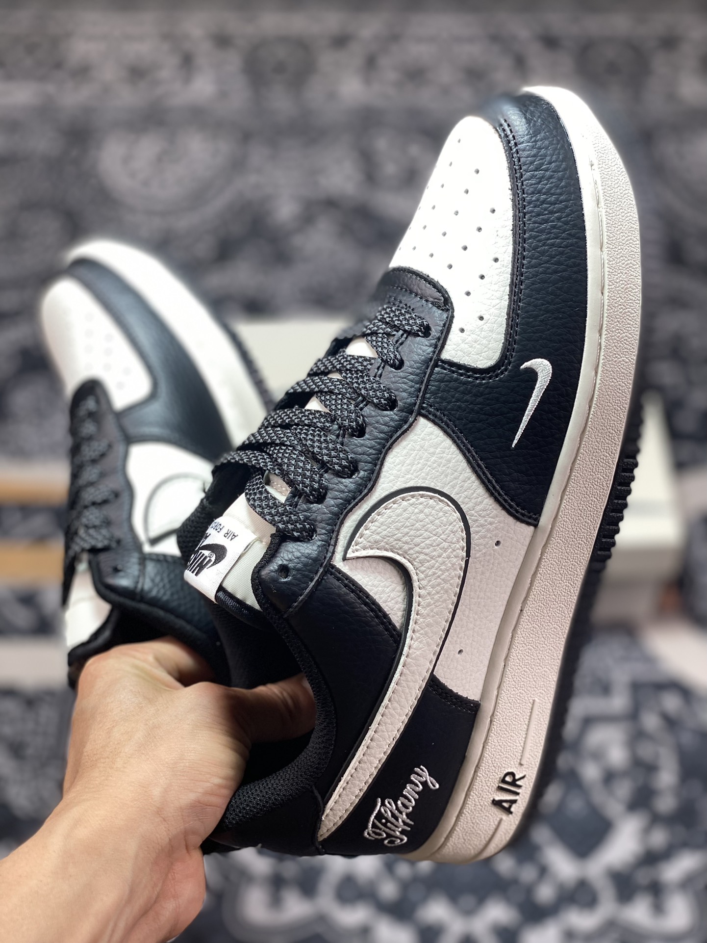 240  Nike Air Force 1’07 Low”Black/Beige White“空军一号板鞋“皮革黑米白叠钩刺绣”AE1686-003