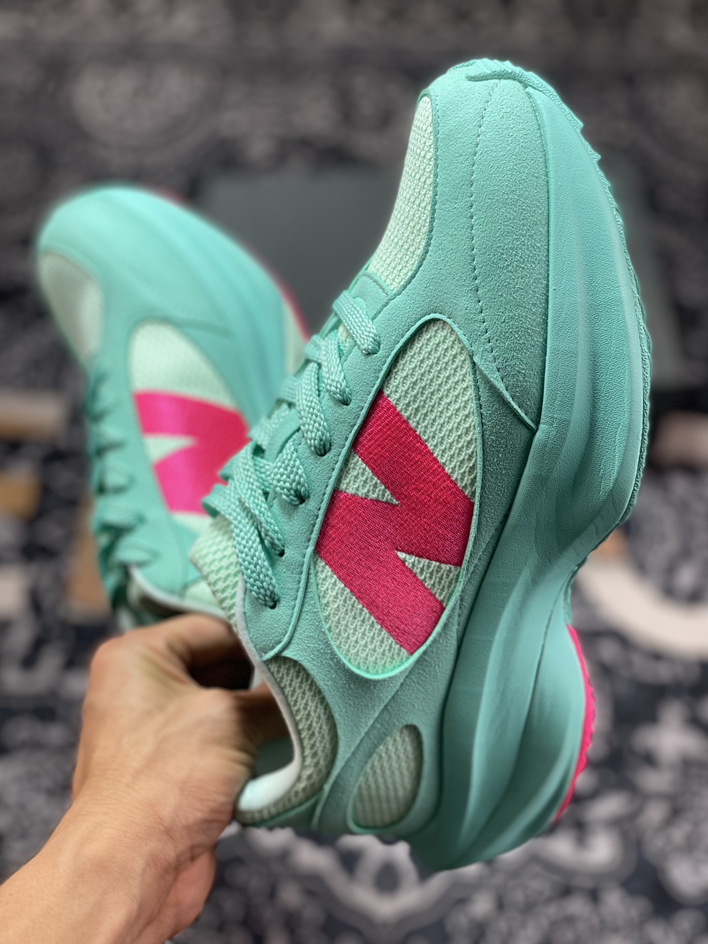 新百伦New Balance Warped Runner”Tiffany/Pink“动感跑系列低帮跑步鞋“反绒蒂芙尼绿骚粉”UWRPOMAN