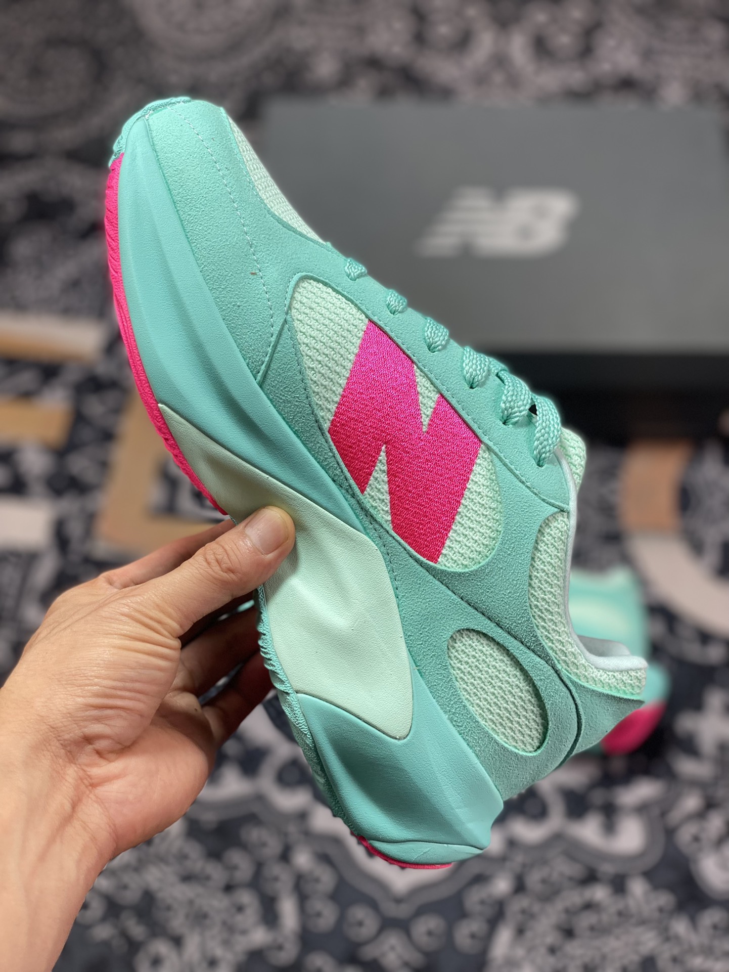 新百伦New Balance Warped Runner”Tiffany/Pink“动感跑系列低帮跑步鞋“反绒蒂芙尼绿骚粉”UWRPOMAN