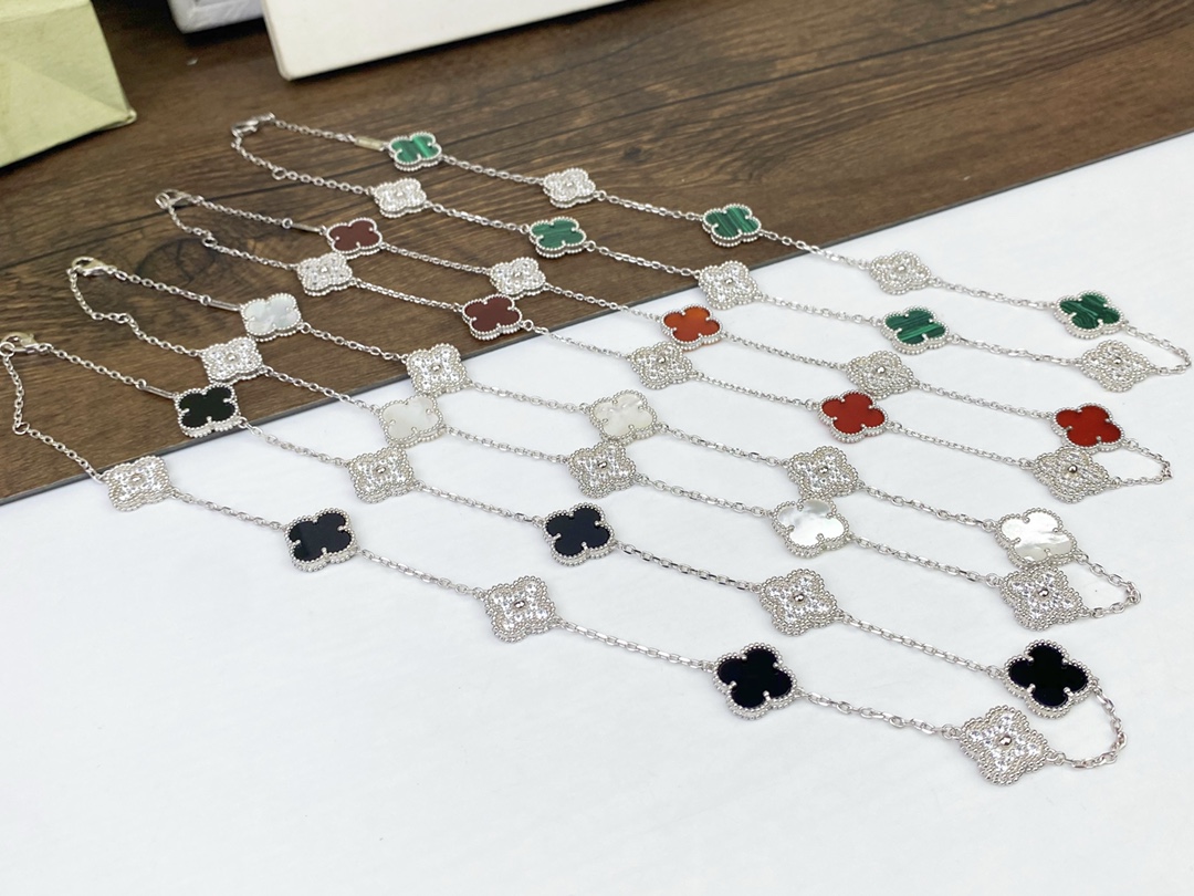 VCA梵克雅宝 黑玛瑙/红玛瑙/白贝母/孔雀石 带钻十花项链🎉🎉短款项链 长度52cm🎈🎈使用微镶工艺，