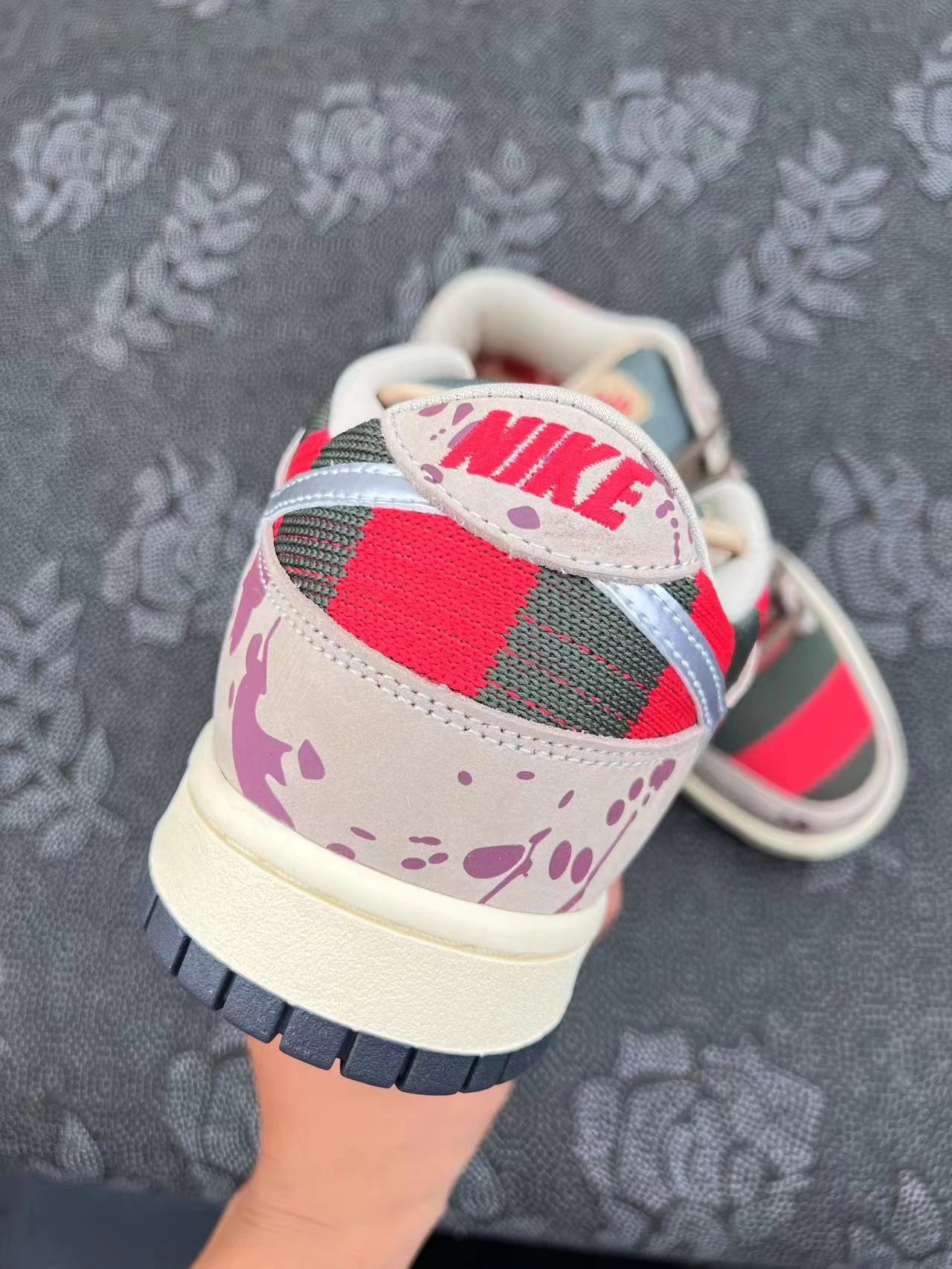 ? Dunk Low SB 猛鬼街 灰红配色?