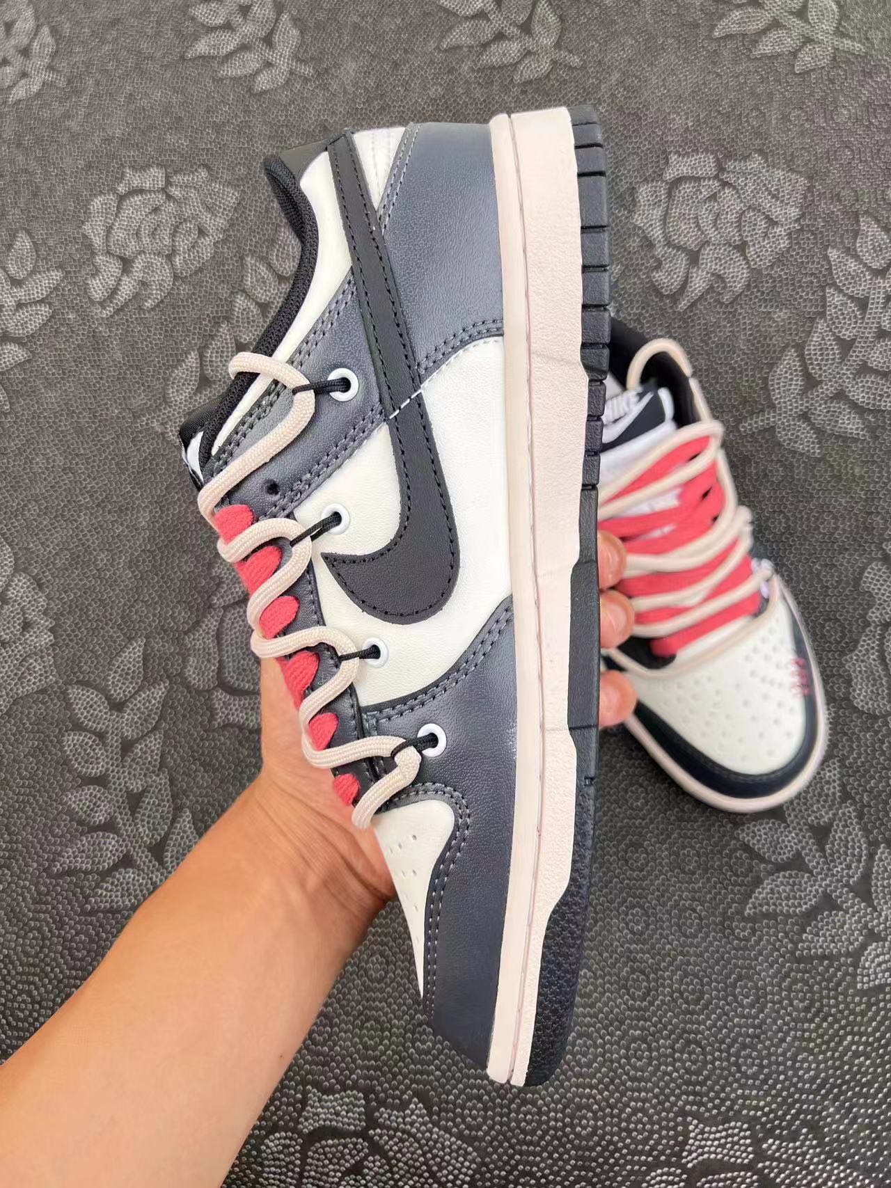 ? 正品定制Nike Dunk Low 熊猫惡作剧 迷幻爱 低帮板鞋 黑白粉色?