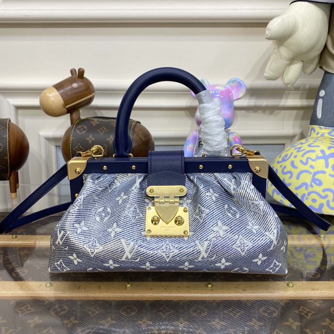 Louis Vuitton LV Monogram Clutch Handbags Clutches & Pouch Bags Crossbody & Shoulder Bags Blue Canvas Cowhide Spring/Summer Collection M46544