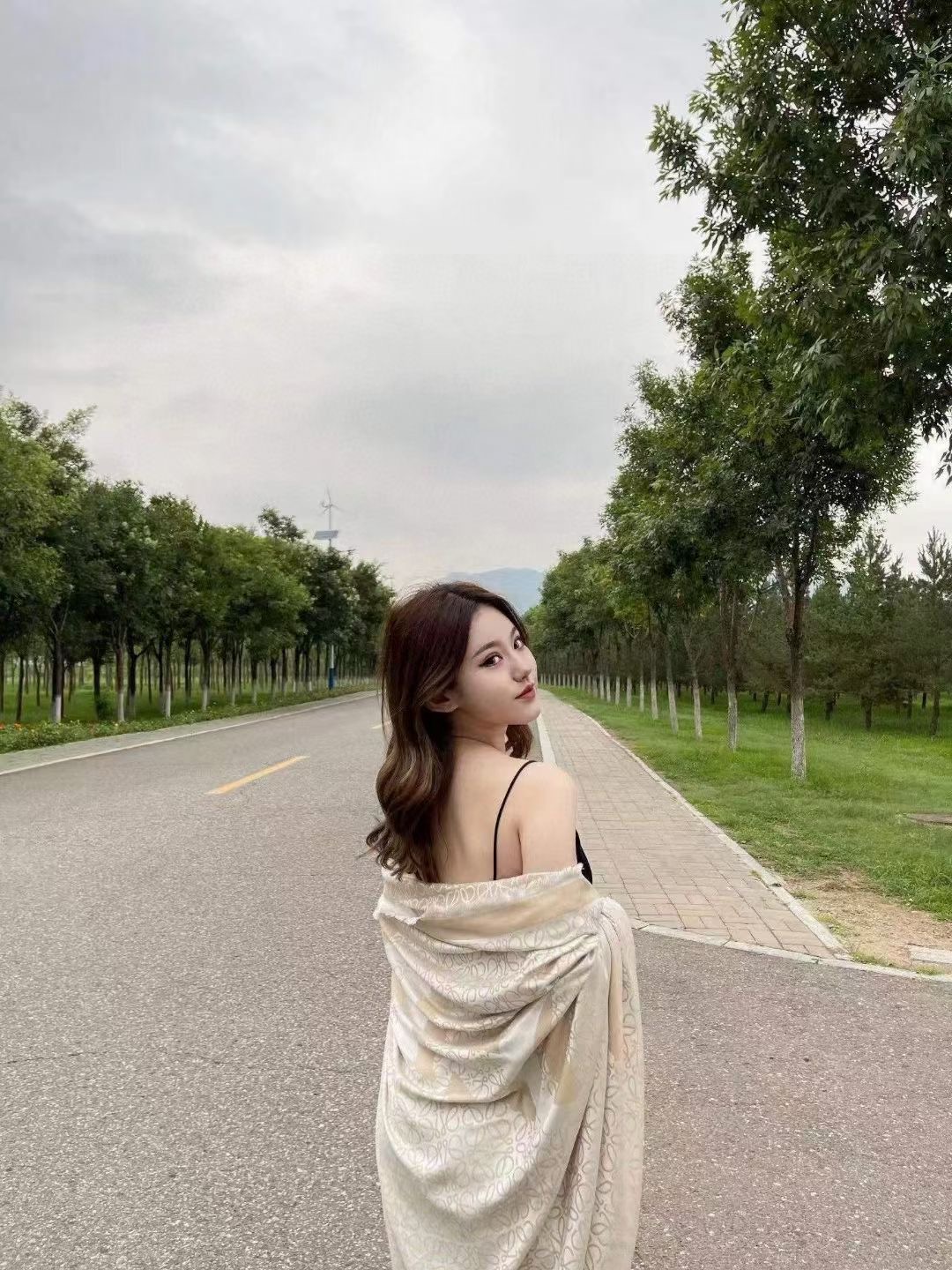 💟补单到🎁🎁👑👑罗意威【LOEWE标志方巾140】很幸运拿到這个品牌的东西，真的不多见，很少在国內做订单