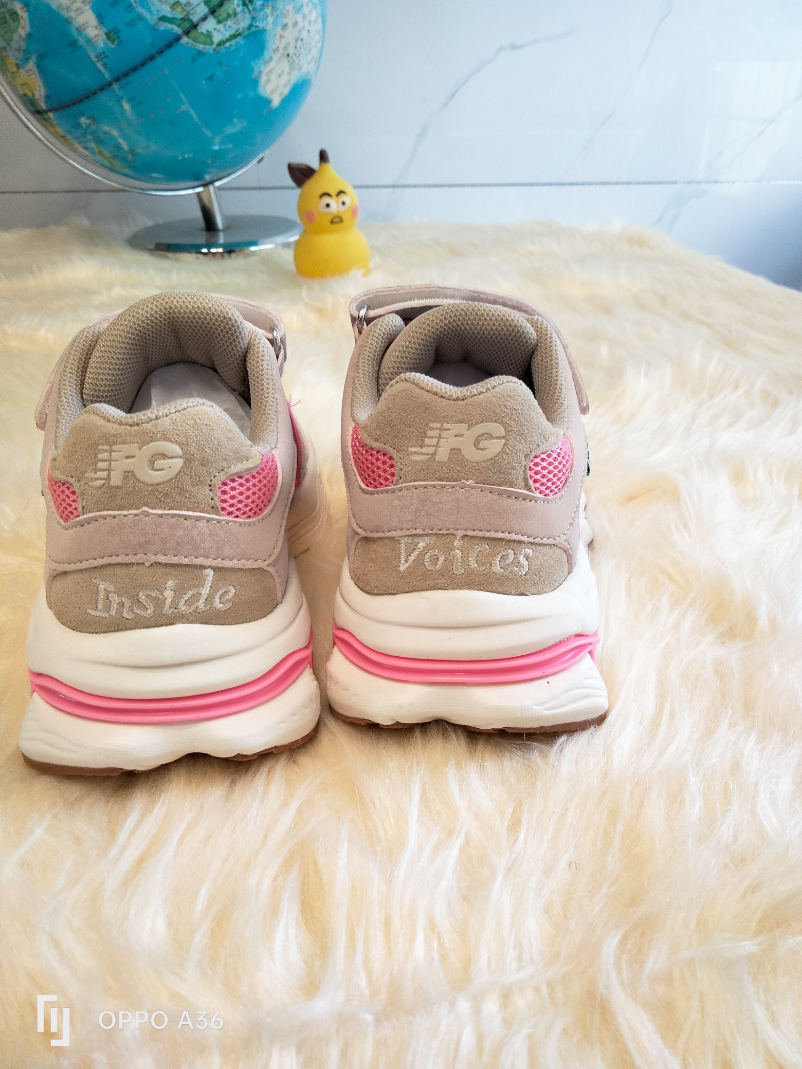 图片[3]-NB9060童鞋!！ 鞋底采用🔥EVA发泡➕防滑贴片一体成型🎆更受于孩子喜爱的超轻鞋底，超轻鞋底🔥 火爆🔥魔术贴➕鞋带设计 尺码：26 27 28 29 30 31 32 33 34 35-选品中心