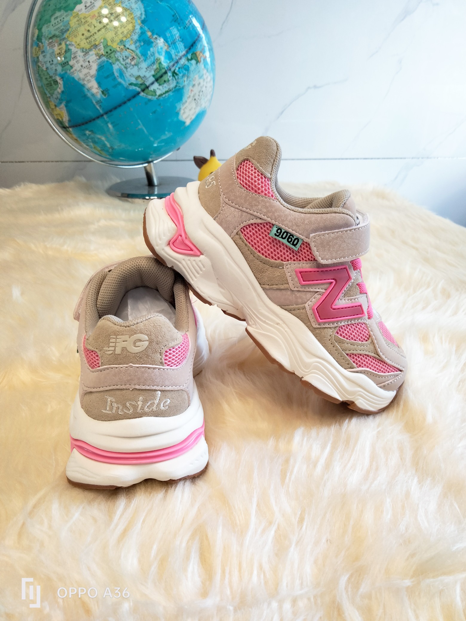 图片[5]-NB9060童鞋!！ 鞋底采用🔥EVA发泡➕防滑贴片一体成型🎆更受于孩子喜爱的超轻鞋底，超轻鞋底🔥 火爆🔥魔术贴➕鞋带设计 尺码：26 27 28 29 30 31 32 33 34 35-选品中心