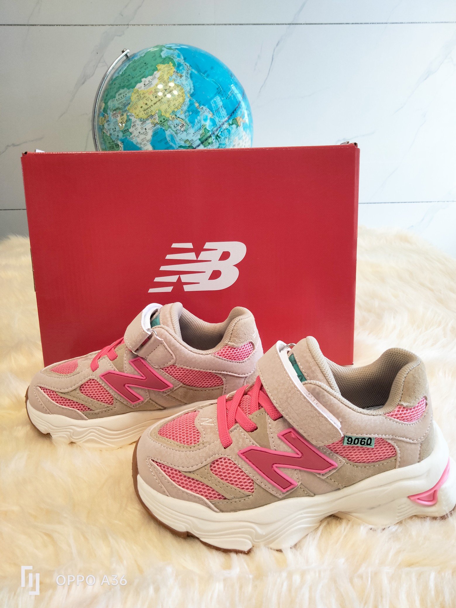 图片[9]-NB9060童鞋!！ 鞋底采用🔥EVA发泡➕防滑贴片一体成型🎆更受于孩子喜爱的超轻鞋底，超轻鞋底🔥 火爆🔥魔术贴➕鞋带设计 尺码：26 27 28 29 30 31 32 33 34 35-选品中心